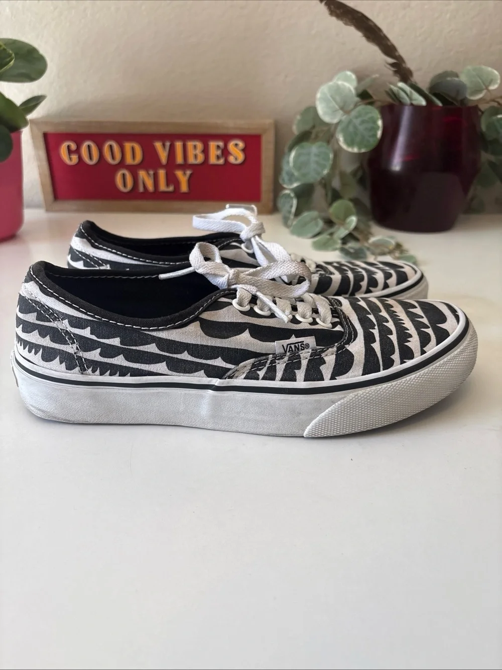 Vans low top